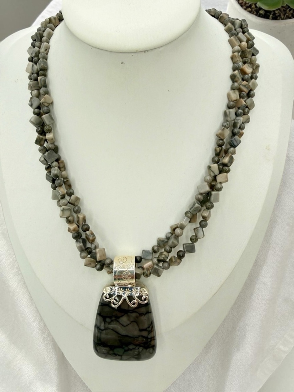 Jay King 12 Apostles Madagascar Stone Triple Strand Necklace 18-20” DTR 70gr 925